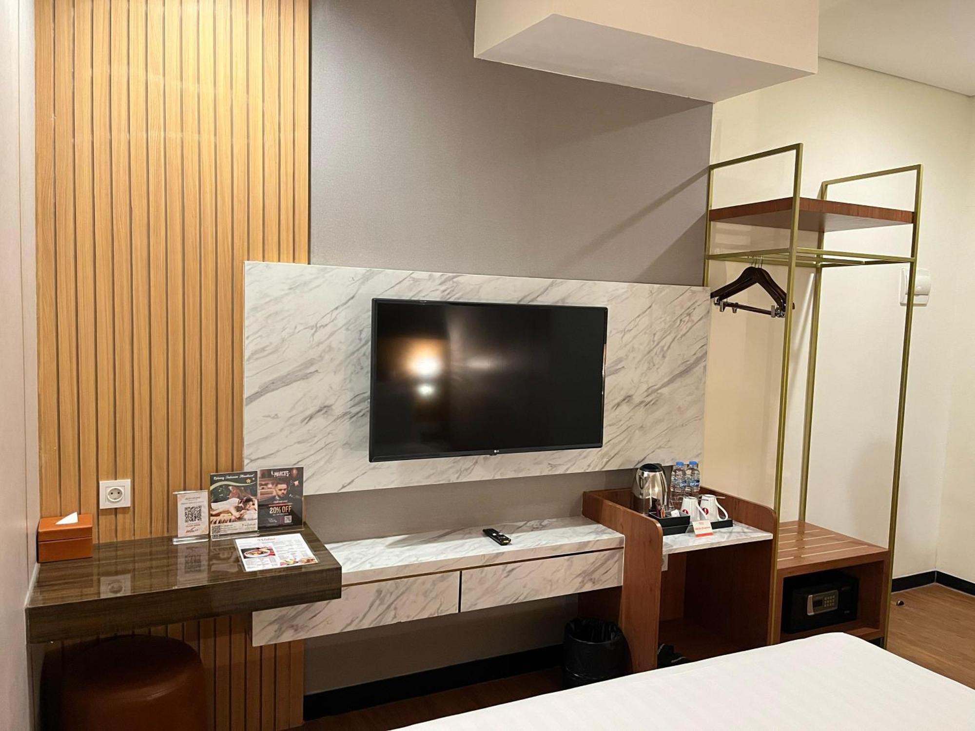 D'Primahotel Airport Jakarta Terminal 3 Wellness Center Tangerang Exterior foto